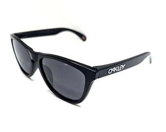 Okulary przeciwsłoneczne Oakley Frogskins Polished Black Authentic OO9013, wyprodukowane w USA