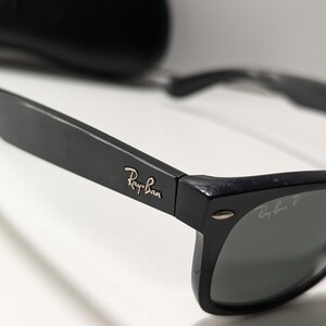 Okulary przeciwsłoneczne Vintage Ray-Ban Black Wayfarer, klasyczne czarne soczewki, szykowne zdjęcie 3