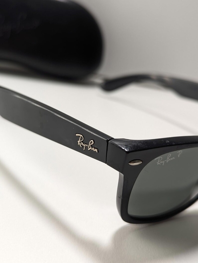 Okulary przeciwsłoneczne Vintage Ray-Ban Black Wayfarer, klasyczne czarne soczewki, szykowne zdjęcie 3