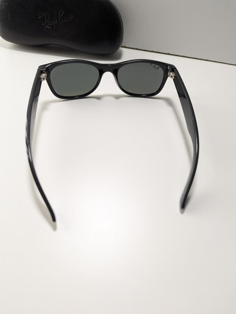 Okulary przeciwsłoneczne Vintage Ray-Ban Black Wayfarer, klasyczne czarne soczewki, szykowne zdjęcie 6