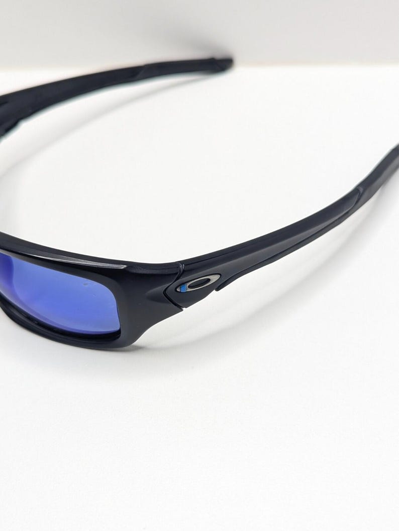 Oakley Valve 9236-28 Black Thin Blue Line Police Wrap Men’s Sunglasses 60-16-133 image 5