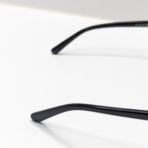 Gafas de sol Blenders Eyewear Black Betsy Cat 3 (modelo descatalogado) con lentes oscuras. imagen 8