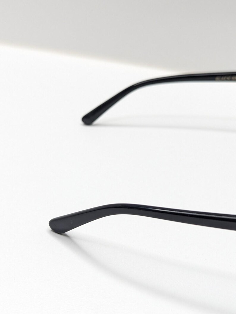 Gafas de sol Blenders Eyewear Black Betsy Cat 3 (modelo descatalogado) con lentes oscuras. imagen 8