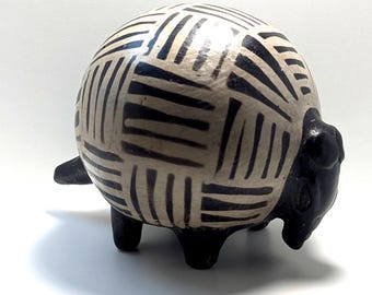 Figura de armadillo blanco y negro de 5 pulgadas de la tribu Lenca de Honduras