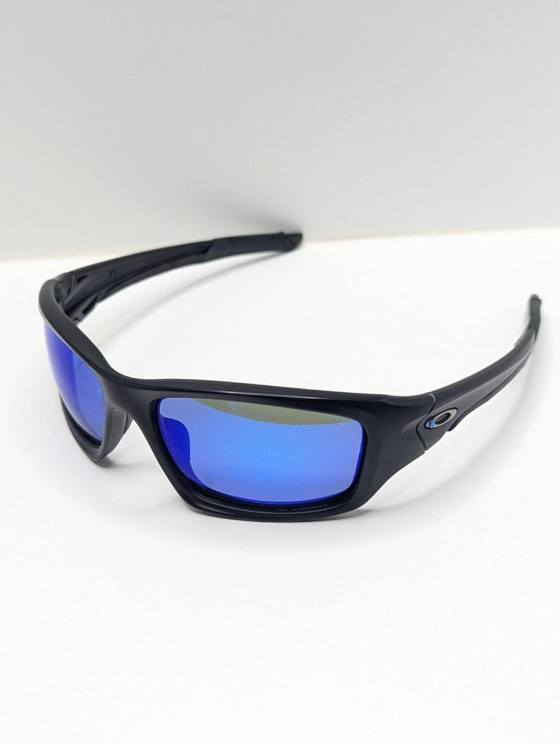 Oakley Valve 9236-28 Black Thin Blue Line Police Wrap Men’s Sunglasses 60-16-133 image 4