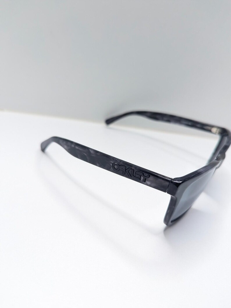 Oakley Frogskins LX 2043-08 Polarized Gray Lens Gray Tortoise Fade Sunglasses image 5