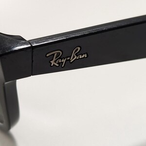 Okulary przeciwsłoneczne Vintage Ray-Ban Black Wayfarer, klasyczne czarne soczewki, szykowne zdjęcie 4