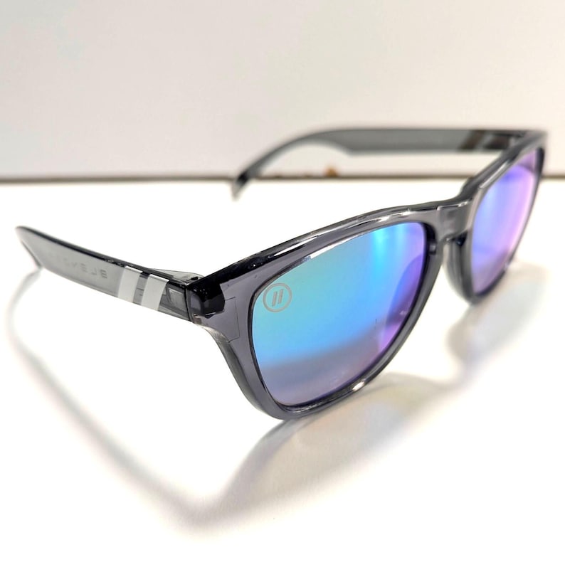 Blenders LUCKY FOLIE Smoke Grey Sunglasses Plastic Square Frames Classic Style image 1