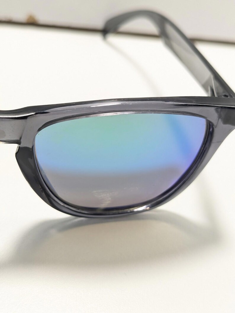 Blenders LUCKY FOLIE Rookgrijze zonnebril Kunststof vierkant montuur Klassieke stijl afbeelding 4