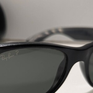 Okulary przeciwsłoneczne Vintage Ray-Ban Black Wayfarer, klasyczne czarne soczewki, szykowne zdjęcie 2