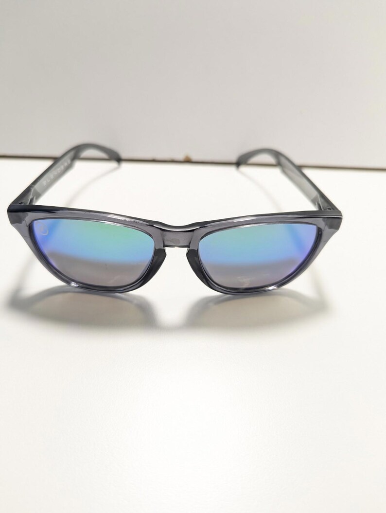 Blenders LUCKY FOLIE Rookgrijze zonnebril Kunststof vierkant montuur Klassieke stijl afbeelding 2