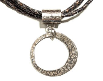 SILPADA sterlingzilveren 925-ketting 3 strengen gevlochten leer gehamerd hanger