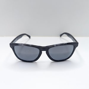 Oakley Frogskins LX 2043-08 Polarized Gray Lens Gray Tortoise Fade Sunglasses image 2