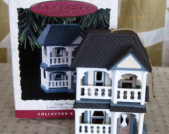 NUTCRACKER~HALLMARK~NEW~TIN METAL BOX~CUBEEZ~GET THEM ALL NUTCRACKER~HALLMARK~NEW~TIN METAL BOX~CUBEEZ~GET THEM ALL