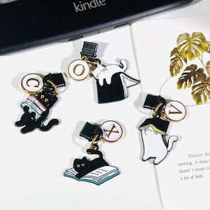 Custom Black Cat Kindle Charm, Phone Charm, Dust Plug Charm, E-Reader Accessory, Gift for Bookish