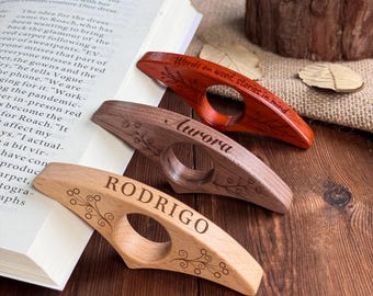 Custom Wood Book Page Holder, Personalized Engraving Name Thumb Page Holder, Book Accessories, Gift for Book Lovers
