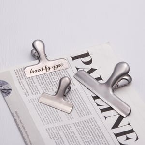 Clip para carpeta personalizado, clip de papel de metal grabado a medida, clip minimalista plateado para agenda, clip de oficina personalizado con nombre