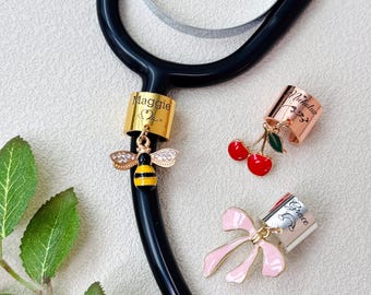 Personalisierte Stethoskop Name ID Tag mit Charme, gravierte Stethoskop Charm Zubehör, Krankenschwester Geschenke, Geschenk für Doktor