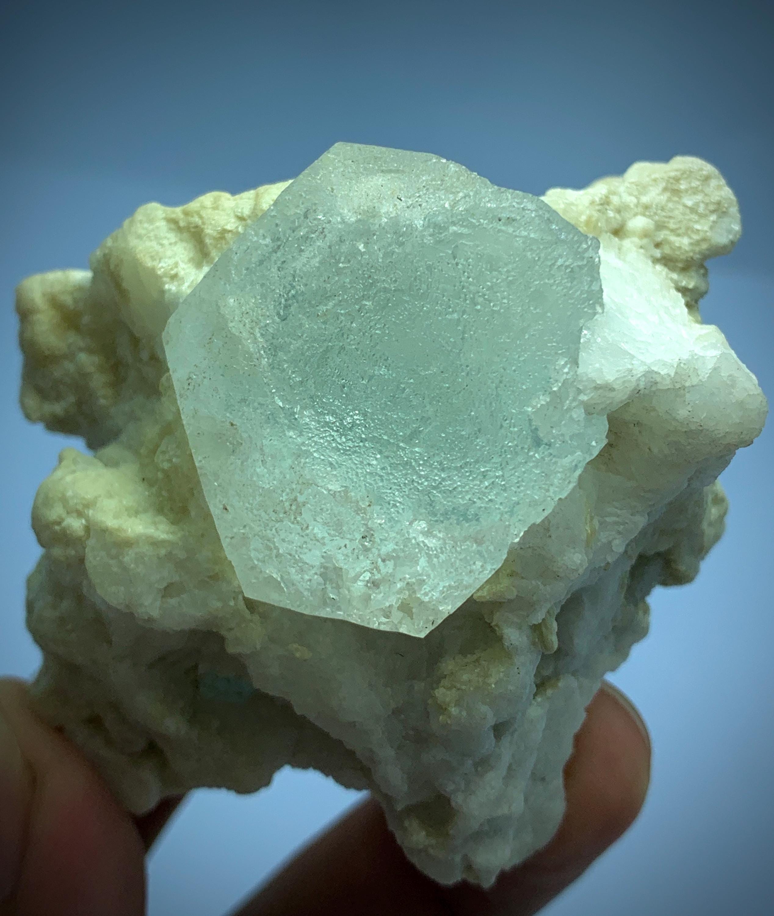 156グラム 天然アクアマリン結晶（マトリックス付き）｜アフガニスタン