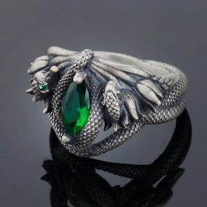 Gothic Serpent Ring, Emerald Green Dragon Eye Ring, Handmade Silver Snake Ring, Mythical Fantasy Jewelry, Unique Statement Ring, Men, Women