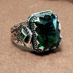 Handmade Emerald Color Ring, 925 Sterling Silver Green Stone Ring for Men,  Vintage Signet Ring, Unique Men&#39;s Jewelry, Gift for Him