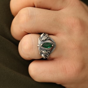 Gothic Serpent Ring, Emerald Green Dragon Eye Ring, Handmade Silver Snake Ring, Mythical Fantasy Jewelry, Unique Statement Ring, Men, Women