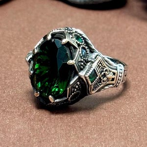 Handmade Emerald Color Ring, 925 Sterling Silver Green Stone Ring for Men,  Vintage Signet Ring, Unique Men&#39;s Jewelry, Gift for Him