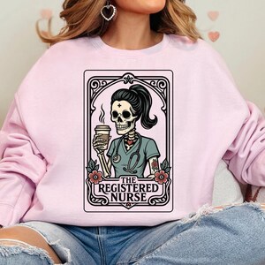 Krankenschwester Tarot Karte Shirt, lustiges Skelett Sweatshirt, ästhetisches Herbst Pflege T-Shirt, Vintage Krankenschwester Skelett Shirt, Krankenschwester Leben Shirt