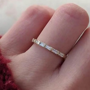 14k Gold Baguette gewachsen Diamant Ehering, Solid Gold Halb Eternity Ring Baguette gewachsen Diamant Ring, minimalistischer Ring für Sie.