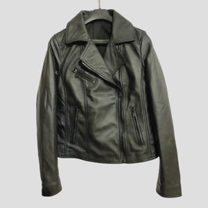 Schwarze Bikerjacke für Damen, Schwarze Bikerjacke mit Reißverschluss für Damen