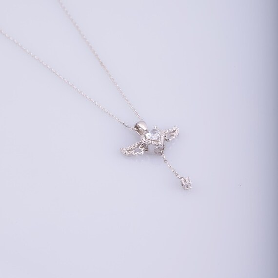 Silver Angel Wing Chain Necklace With Zircon Stone İn The Middle, Gift for womens, 925k Sterling Silver, Womens Day