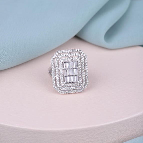 Dazzling Baguette Stone Women's Ring – Sparkling Statement Jewelry for Her – Valentine's Day Gift – Elegant Ring for Lover or Partner