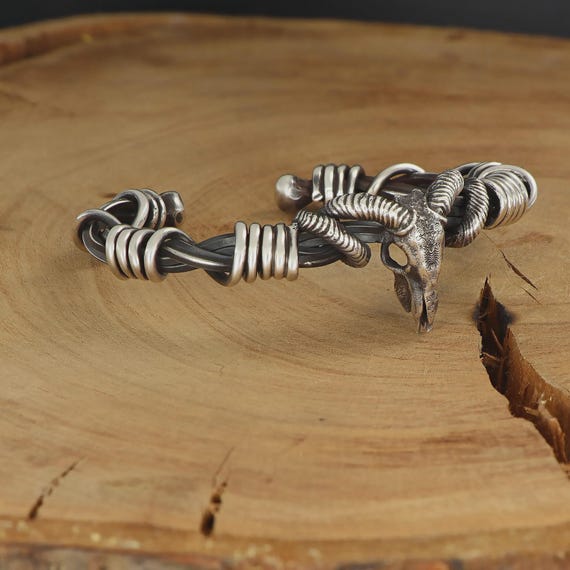 Handcrafted Ram Head Bracelet for Men – 925 Sterling Silver Heavy Chain – Bold Mythical Jewelry – Symbol of Strength & Leadership