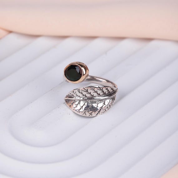 Ottoman Style Green Zircon Ring – Feminine Leaf Pattern Design – Elegant Women’s Jewelry – Perfect Gift for Valentine’s Day, Women Gift Ring