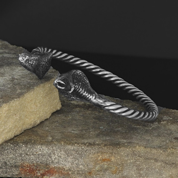 925 Sterling Silver Snake Head Bracelet for Men – Handcrafted Serpent Design Bangle – Symbolic Gothic Jewelry – Gift for Him