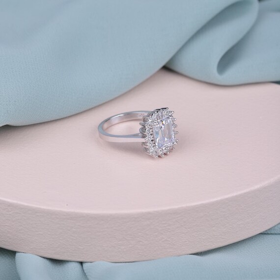 Dazzling Baguette Cut Halo Ring - Unique Valentine's Day Gift, Gift For Lover,Romantic Gift Idea, 925 sterling silver, Proposal rings,