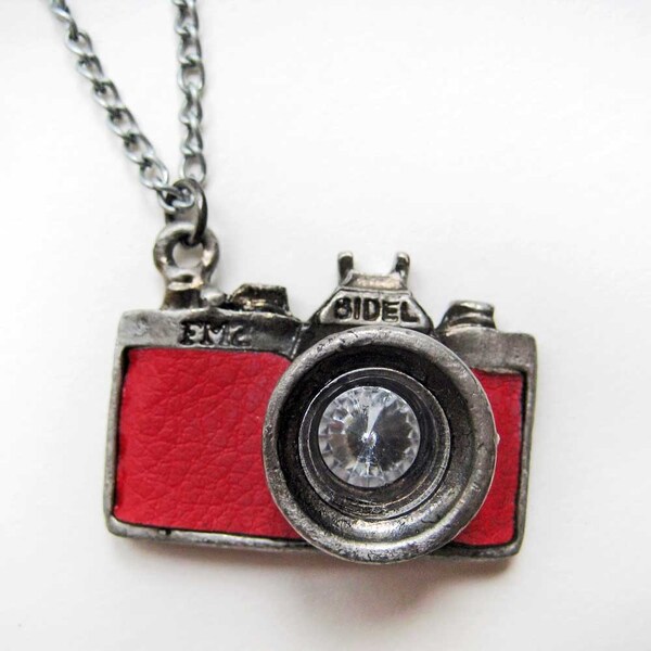 Picture Perfect - Camera Necklace