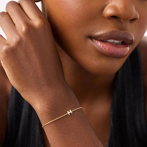 Pulseira com iniciais pequenas, pulseira com letras personalizadas, prata 925, pulseira para casais, presente de aniversário para ela, presente de dia das mães