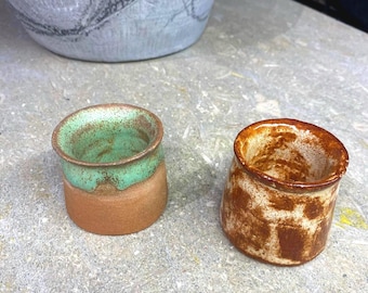 Ręcznie robione ceramiczne kieliszki do shotów, wyjątkowe kamionkowe kubki do tequili