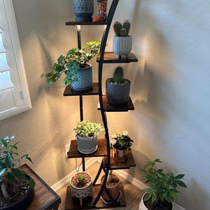 Soporte para plantas de madera y metal de 7 niveles con luz / Soporte alto para plantas / Estante para plantas / Soporte esquinero para plantas / Soporte para flores / Soporte para plantas de interior