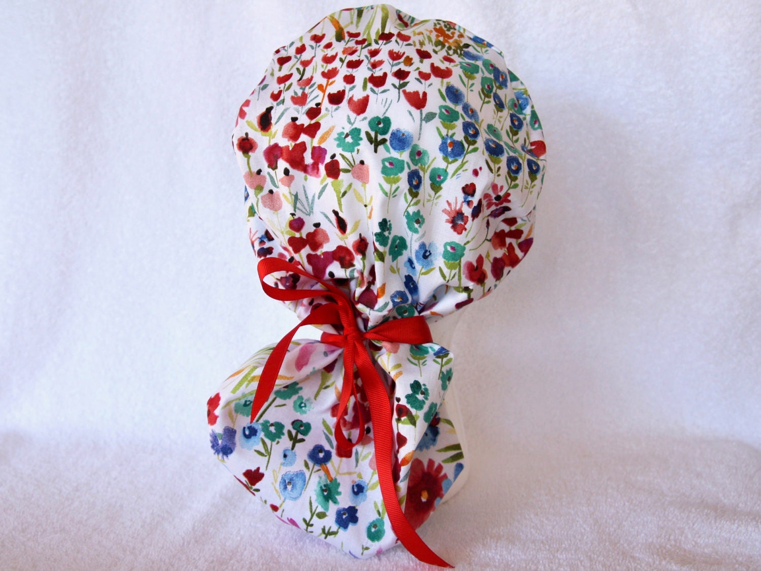 Women/'s Surgical Scrub Cap red and pink geometric Valentine\u2019s Day Ponytail