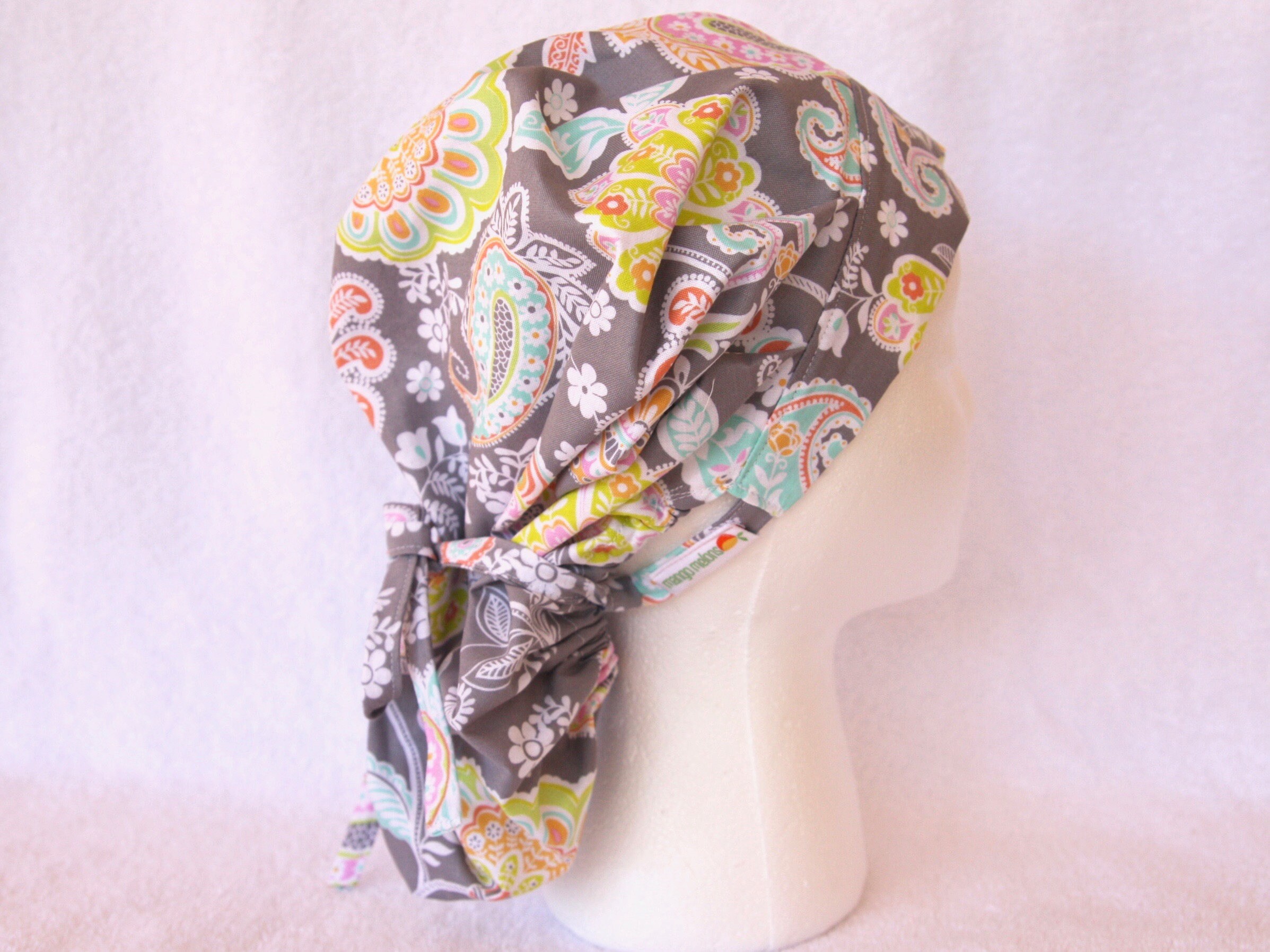 Bouffant Surgical Scrub Hat, Scrub Cap for Woman, Ties into a Ponytail  Scrub Hat. Grey Paisley - Hats & Caps