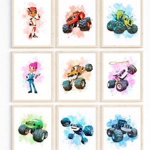 Puede incluir: Conjunto de nueve impresiones de acuarela con personajes y camiones monstruo de la serie animada Blaze and the Monster Machines. Las impresiones presentan a Blaze, Crusher, Darington, Stripes, Starla y Zeg. Las impresiones son perfectas para la habitación de un niño o una sala de juegos.