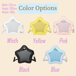 Puede incluir: Bolsos cruzados en forma de estrella en blanco, amarillo, rosa, negro y azul. Cada bolso tiene un centro de malla y una correa para el hombro. La imagen incluye el texto "Color Options" y las dimensiones del bolso: 22,5 cm de ancho, 20 cm de alto y 400 g de peso.