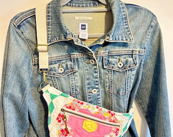 Upcycled Vintage Quilt Hip Pack, Fanny Pack, Bum Bag, Crossbody Bag, Purse, Pouch, Adjustable Strap, One of a Kind