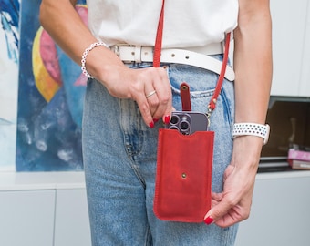 Leather Phone Crossbody Bag with Card Slots – Small Wallet Phone Pouch for Everyday Use