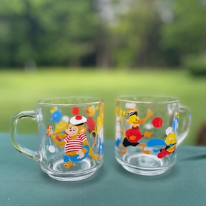 Vintage Arcoroc France Cartoon Glass Mugs – Zestaw 2 | Postacie z kreskówek cyrkowych | Kolekcjonerskie szkło z lat 80.