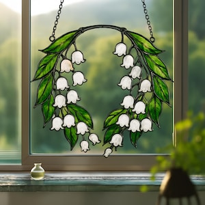 Delicate Lily of the Valley Wreath Faux Stained Glass Suncatcher, Elegant Acrylic Hanging Window Panel for Nature, Floral Spring Decor