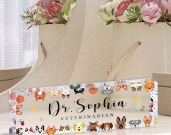 Personalized Veterinarian Desk Name Plate, Custom Vet Office Sign for Pet Doctor, Vet Tech, Animal Clinic, Graduation Gift, Office Decor