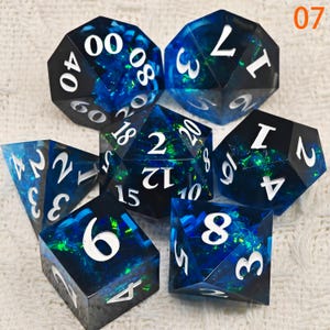 Handgjorda grönsvarta hartstärningar, tärningar med skarp kant, RPG polyedriska, harts-DND-tärningar, Dungeons and Dragons, DND-presenter, födelsedagspresent 07